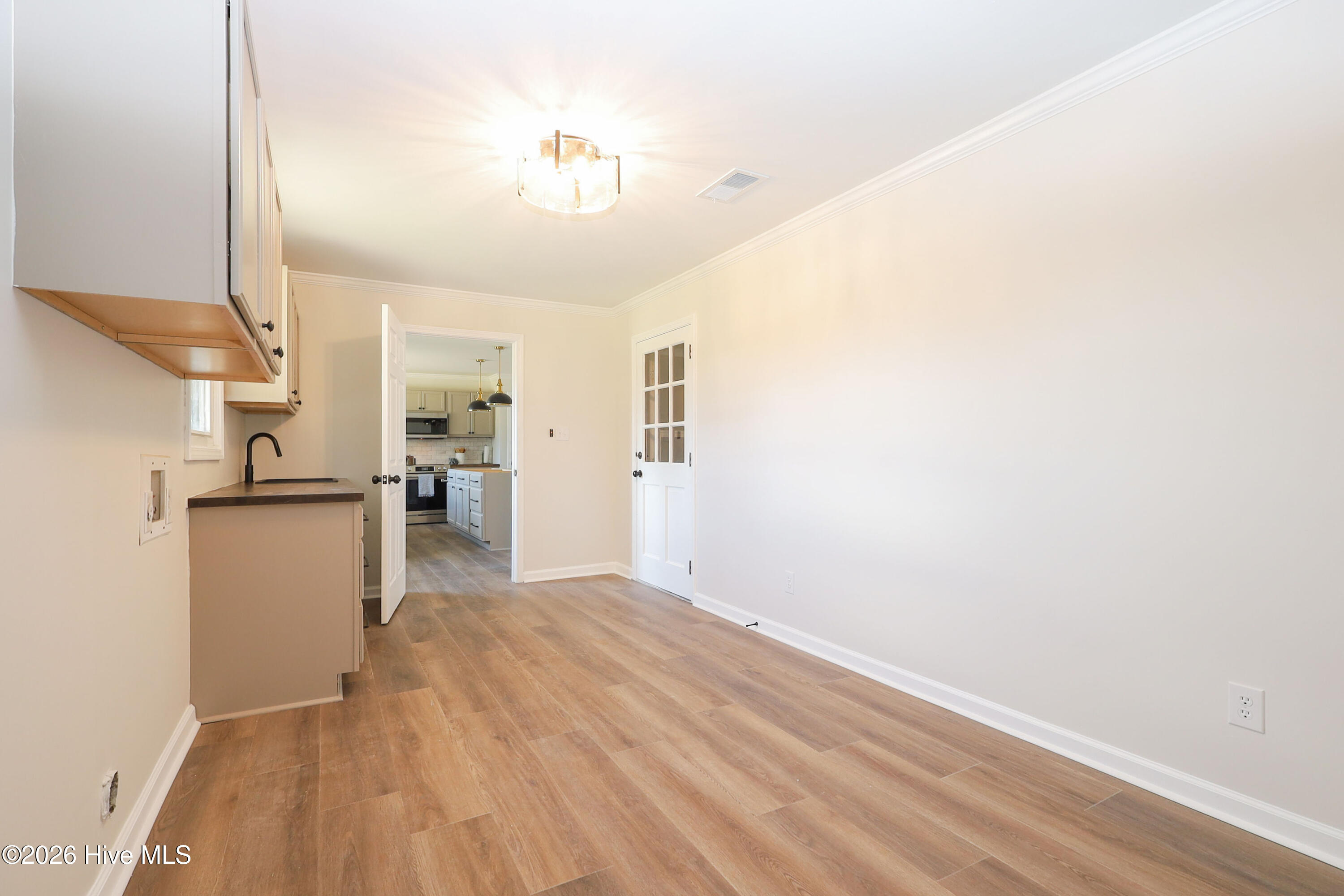 100556838 | Photo 36