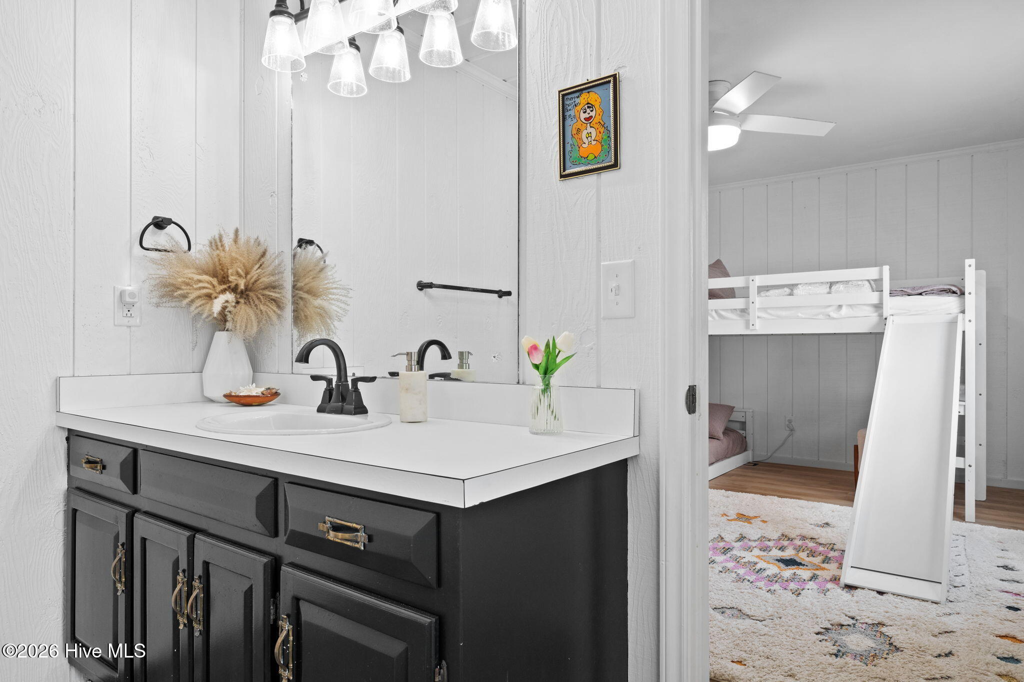 100567694 | Photo 52