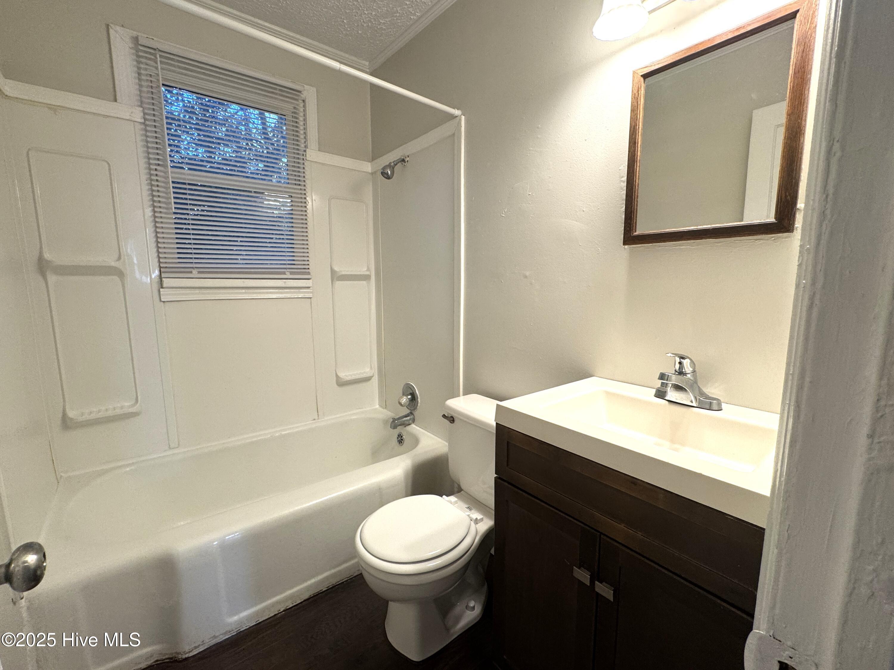 100556845 | Photo 14