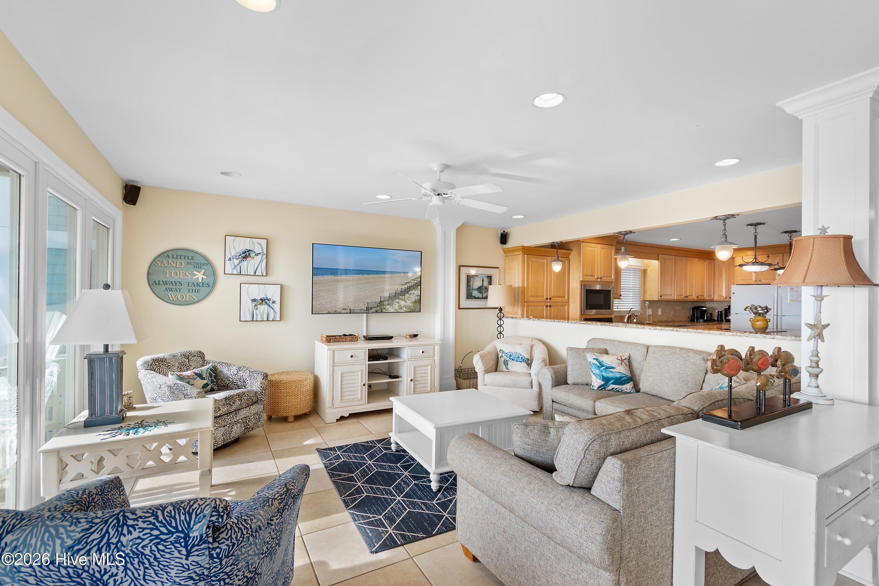 100548422 | Photo 22