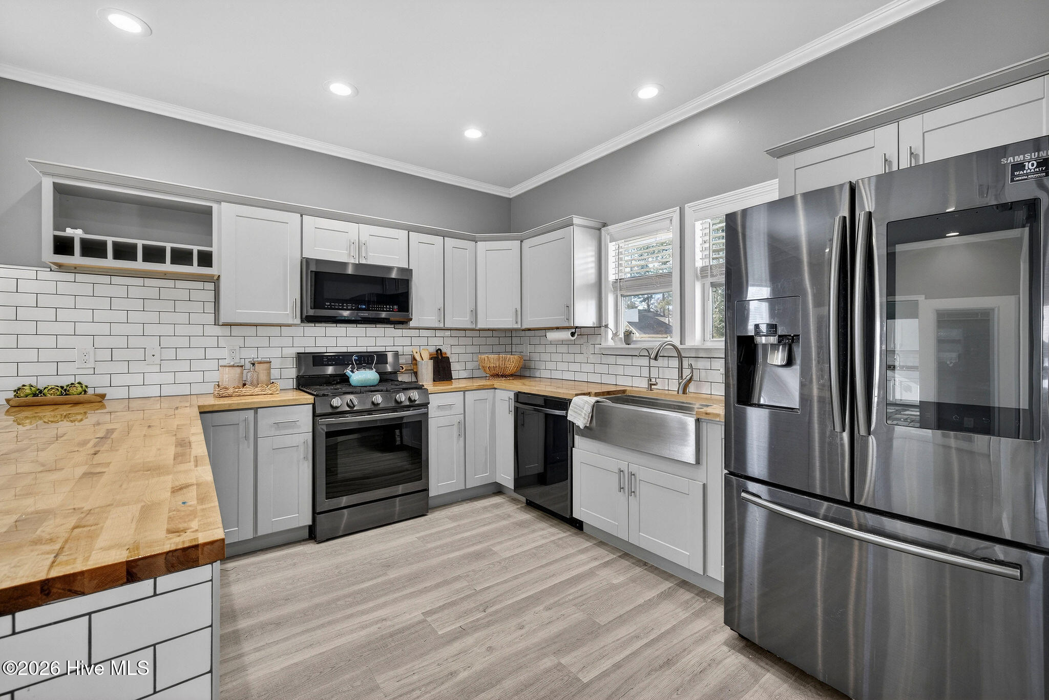 100548993 | Photo 13