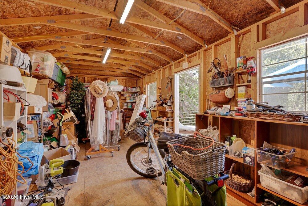 100566675 | Photo 30