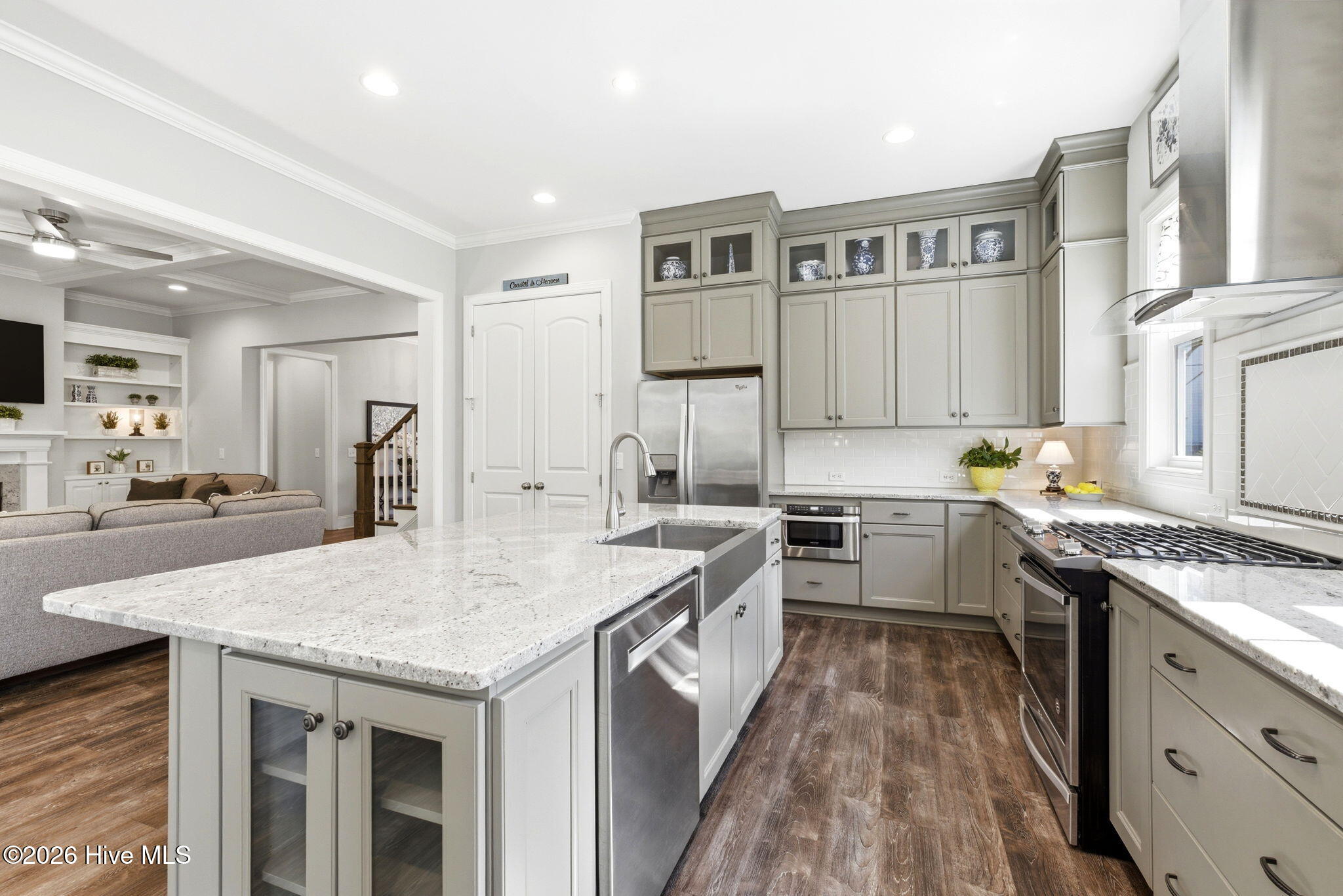 100566822 | Photo 15