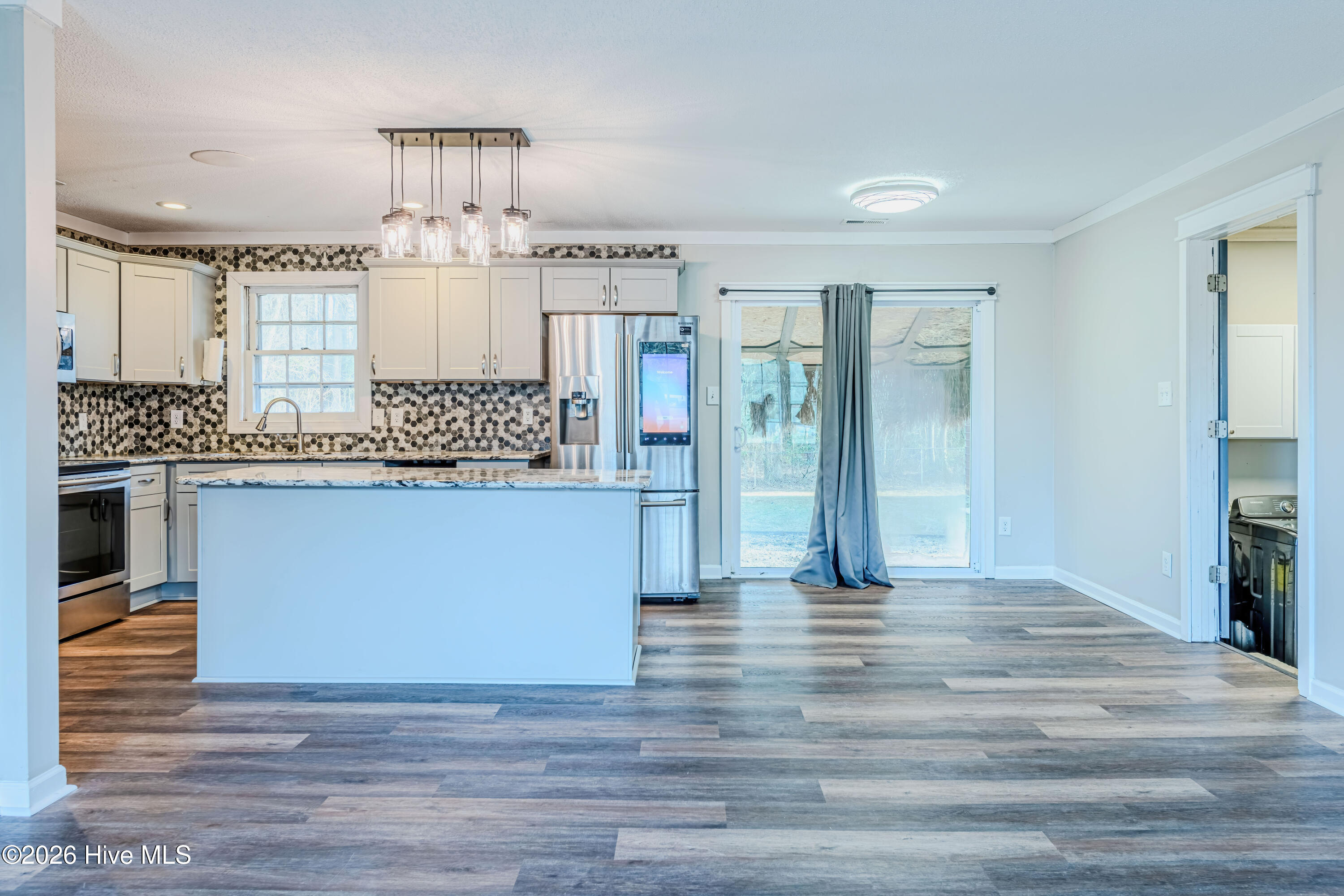 100549124 | Photo 10