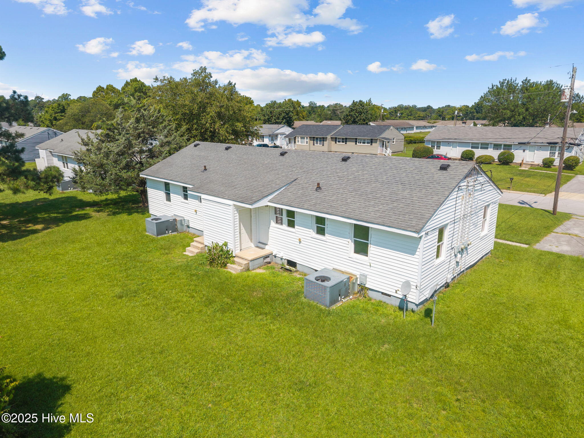 100560233 | Photo 22