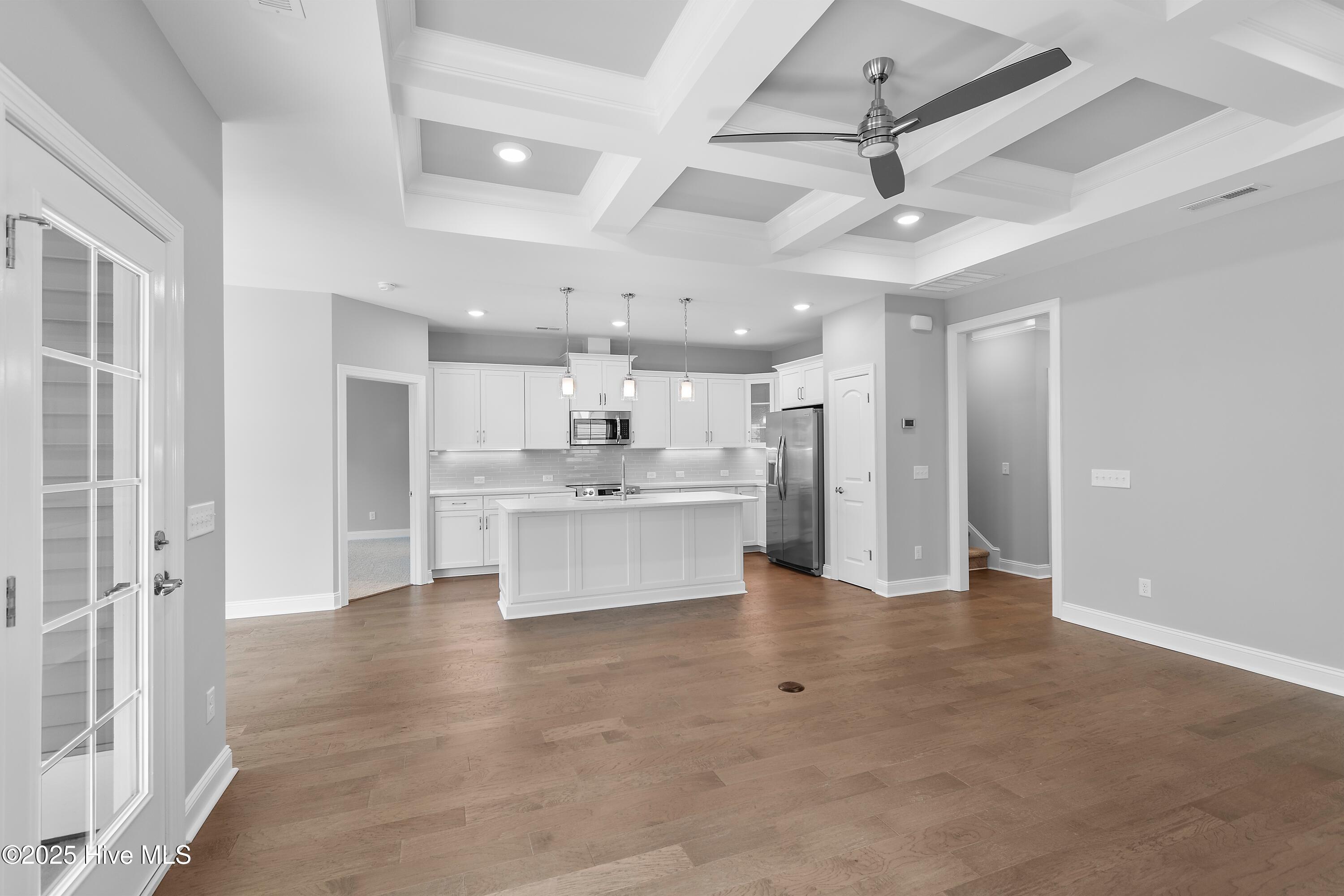 100511679 | Photo 12