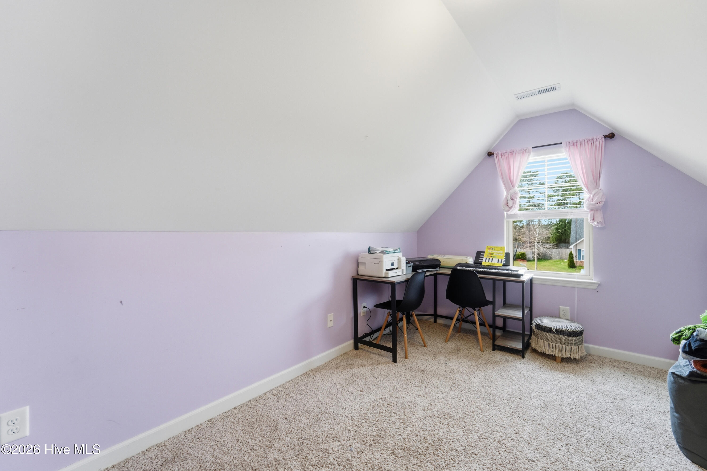 100560399 | Photo 16