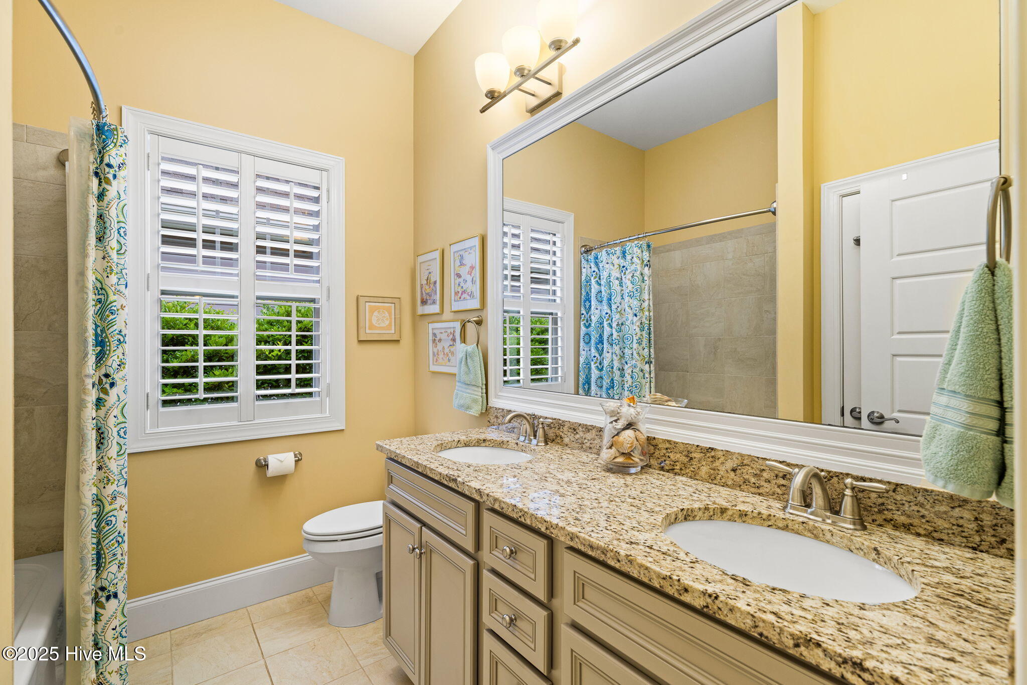 100508421 | Photo 46