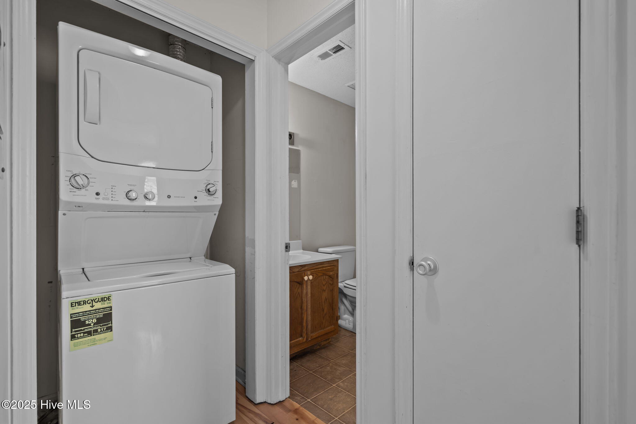 100529850 | Photo 31