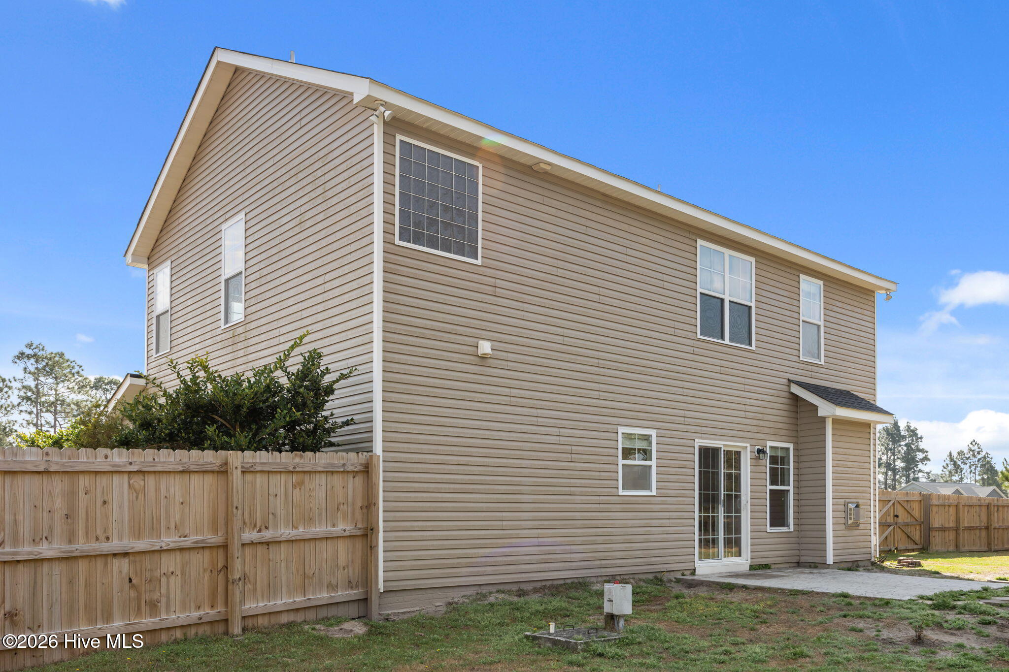 100557440 | Photo 35