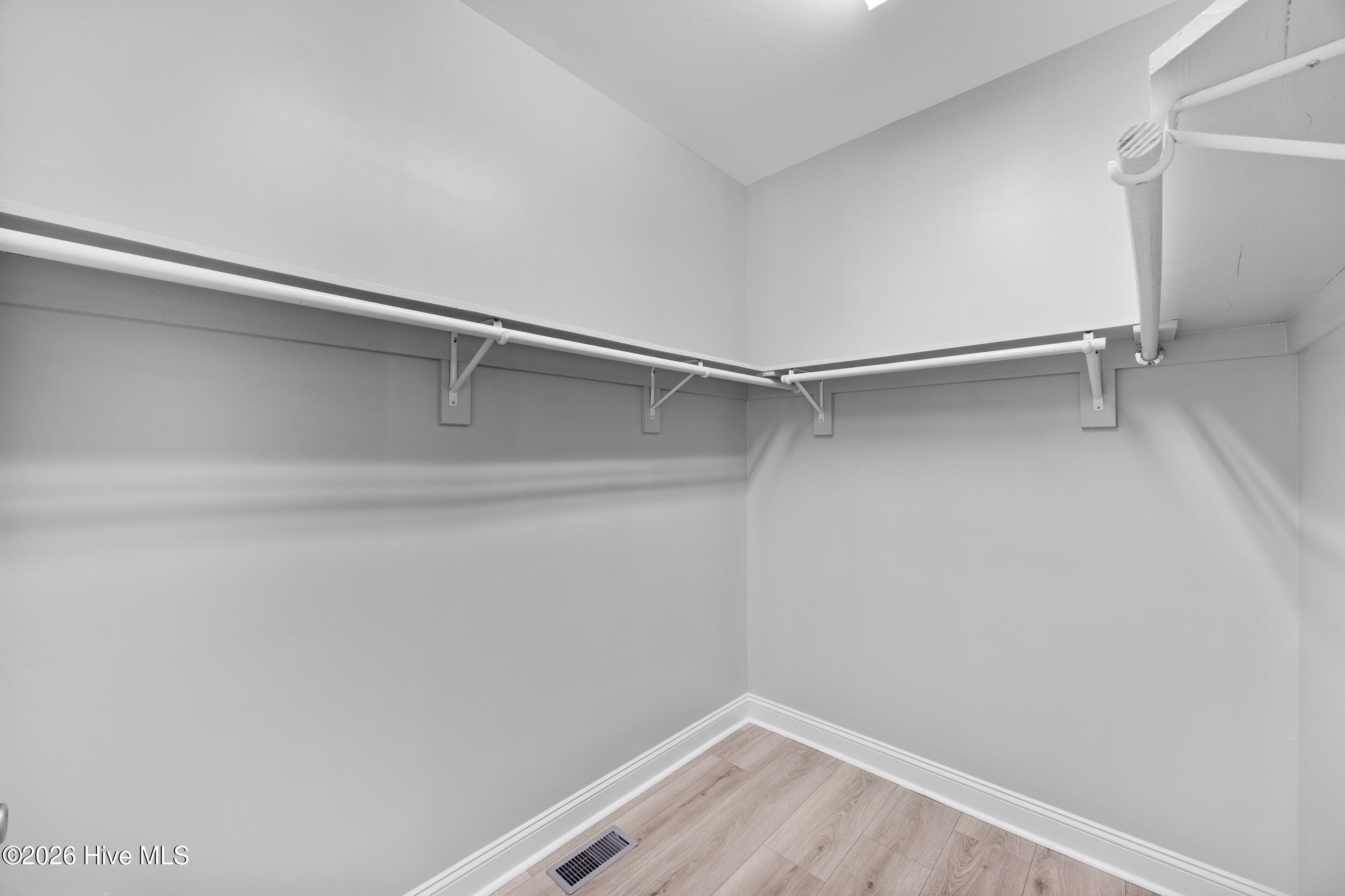 100569506 | Photo 29