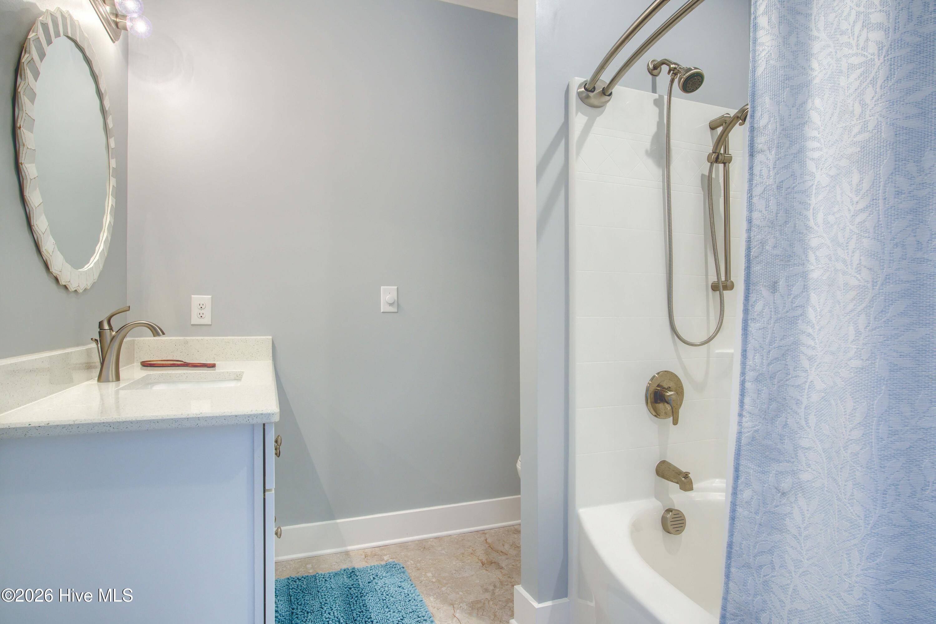 100559863 | Photo 42