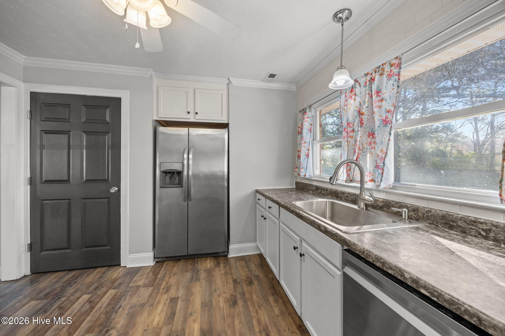 100555962 | Photo 13