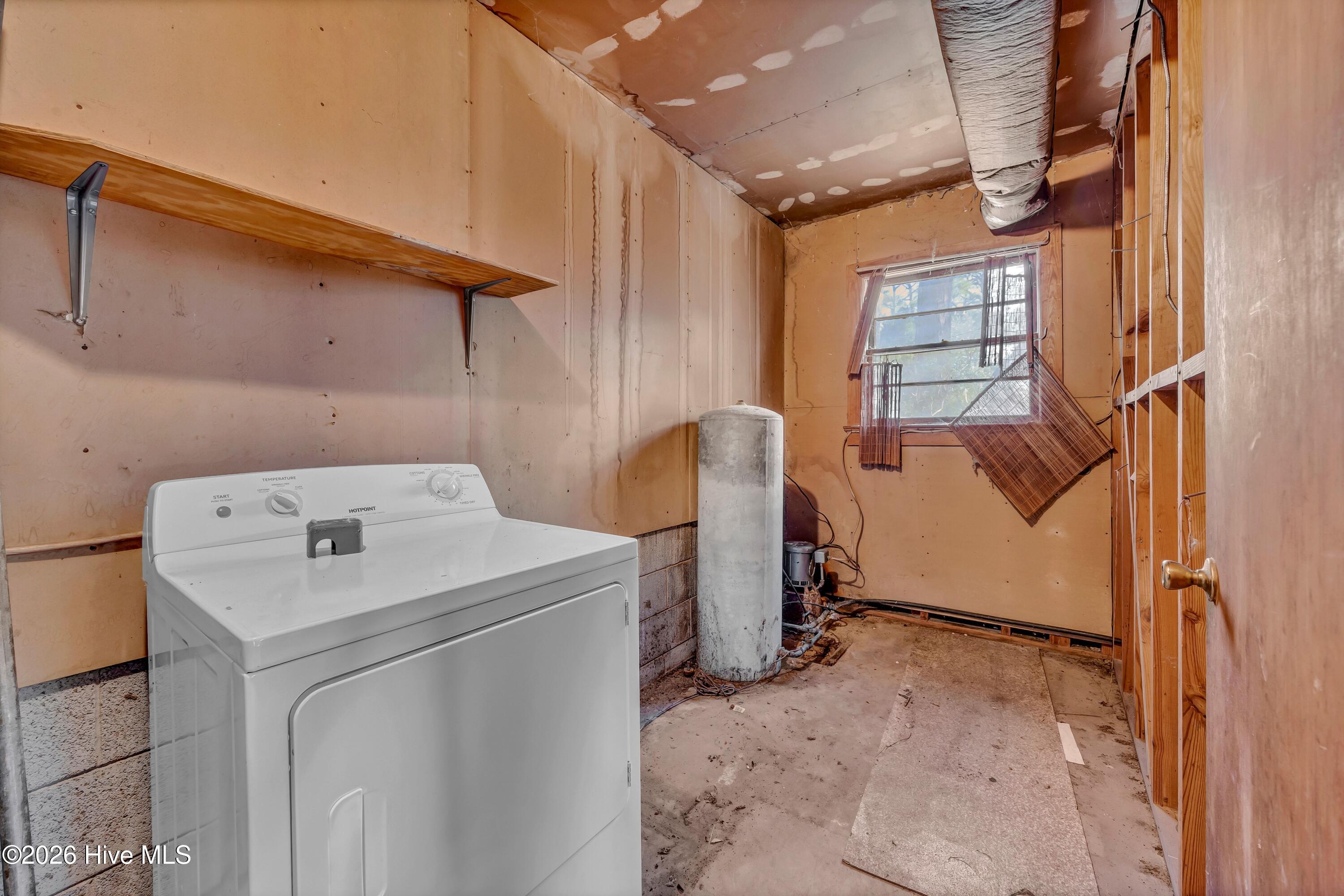 100560709 | Photo 41