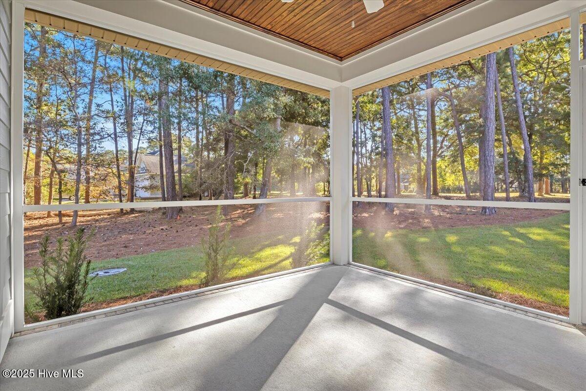 100505838 | Photo 65