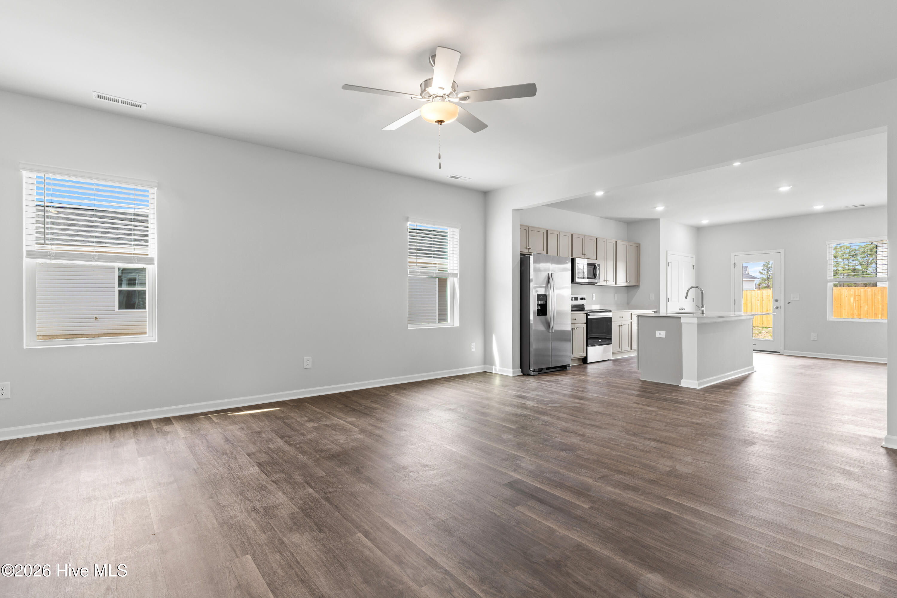 100538975 | Photo 10