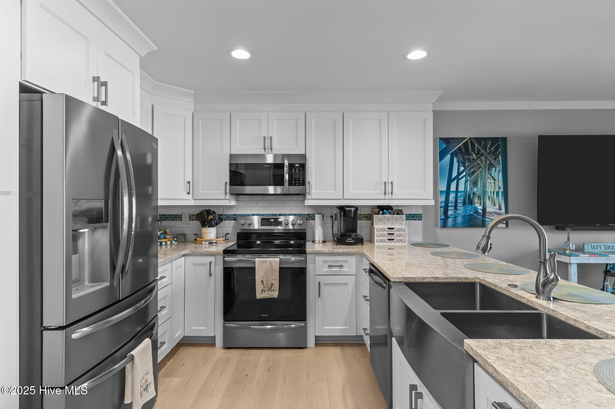 1013 Carolina Beach Avenue N 3h, Carolina Beach, NC 28428 – photo 10: 17-web-or-mls-BTS04759