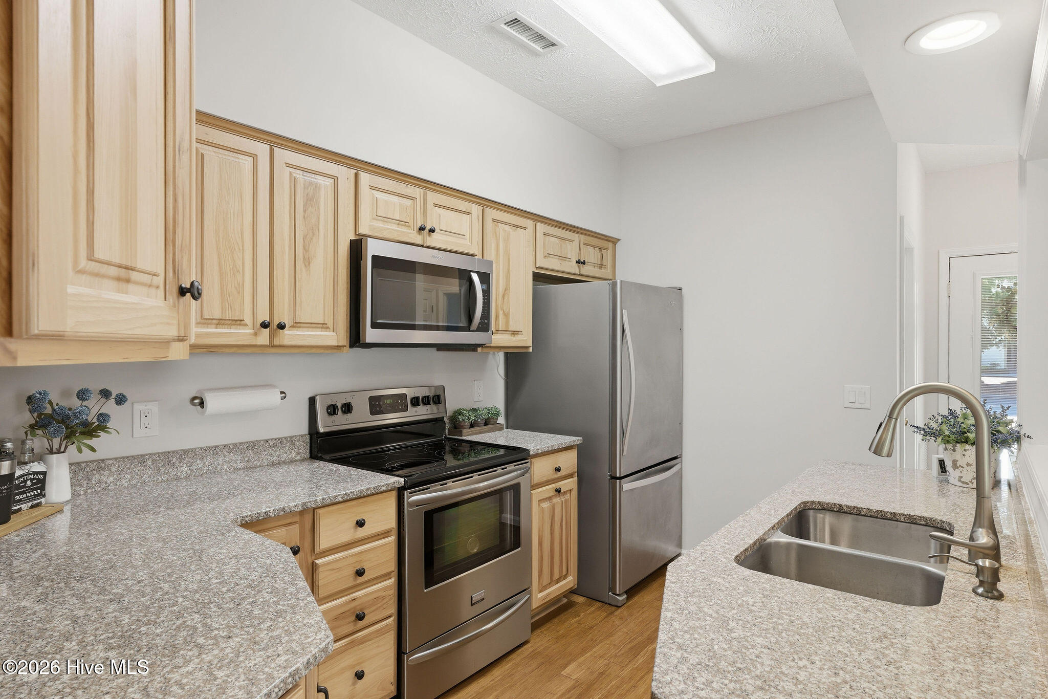 100569569 | Photo 29