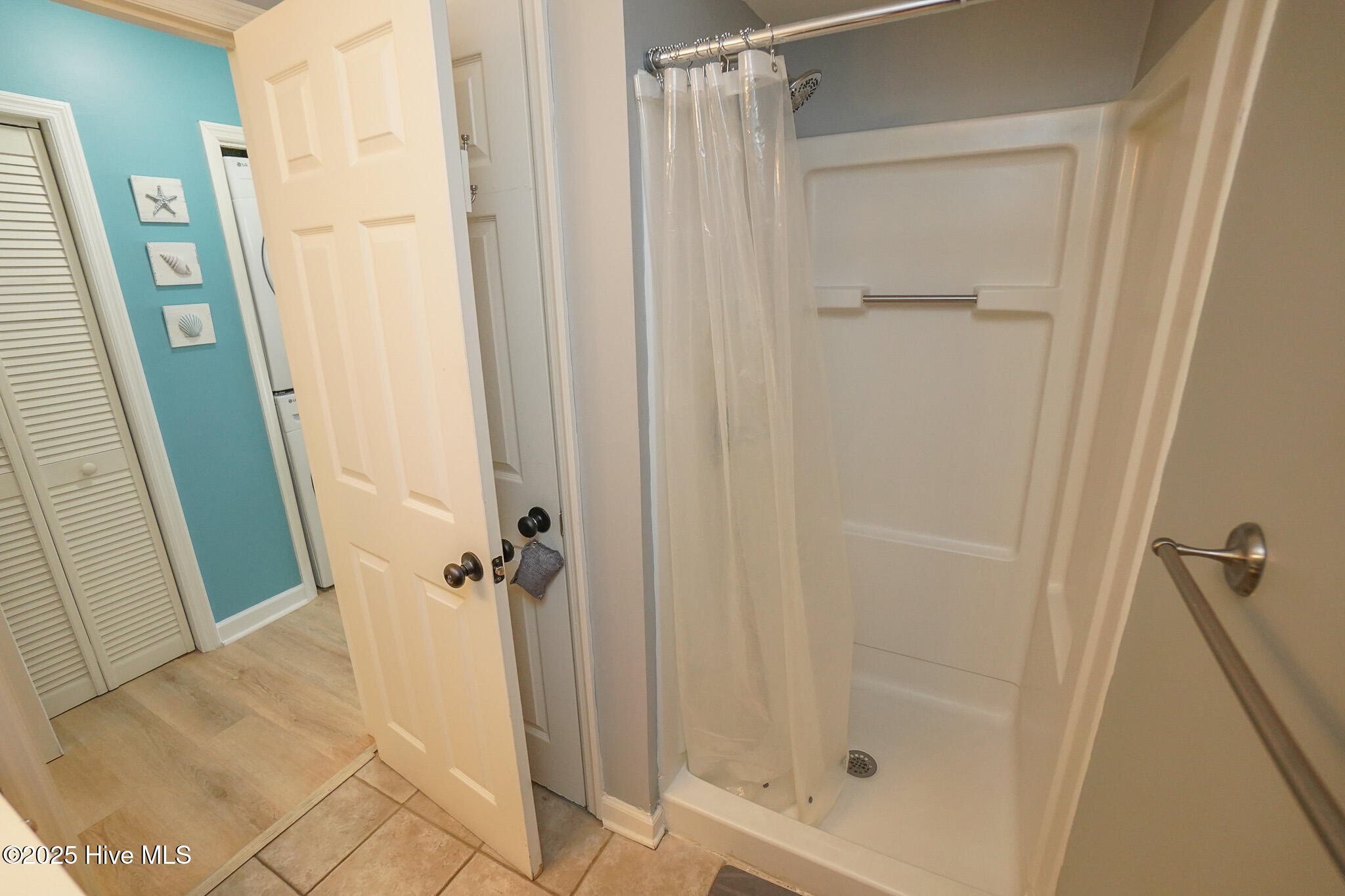 100535183 | Photo 10