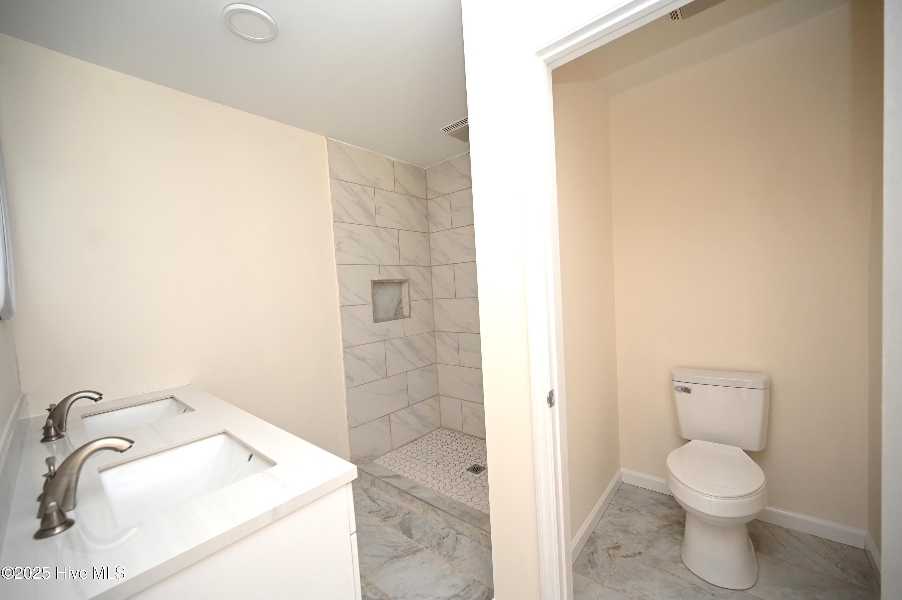 100500165 | Photo 14