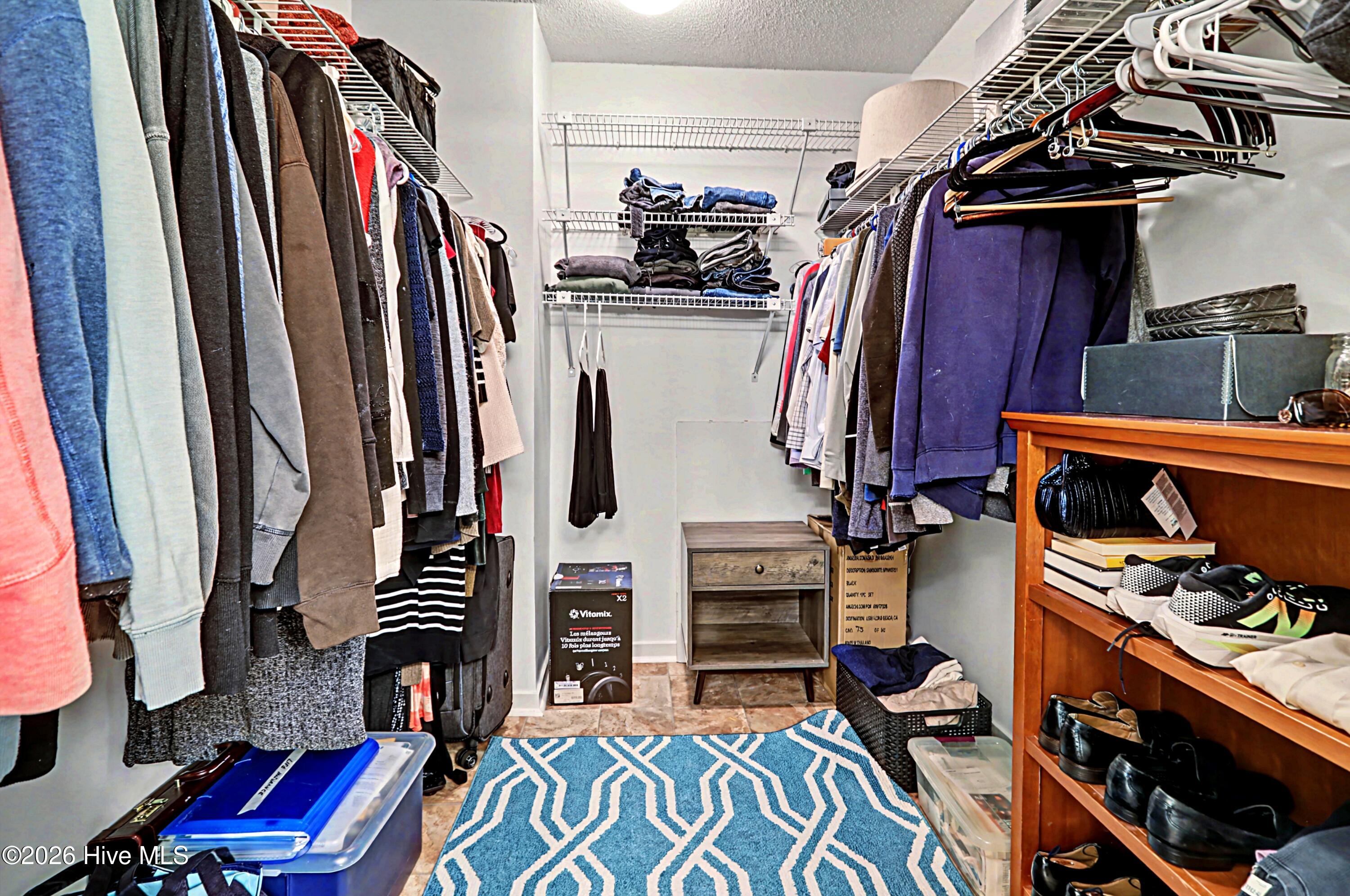 100553019 | Photo 22