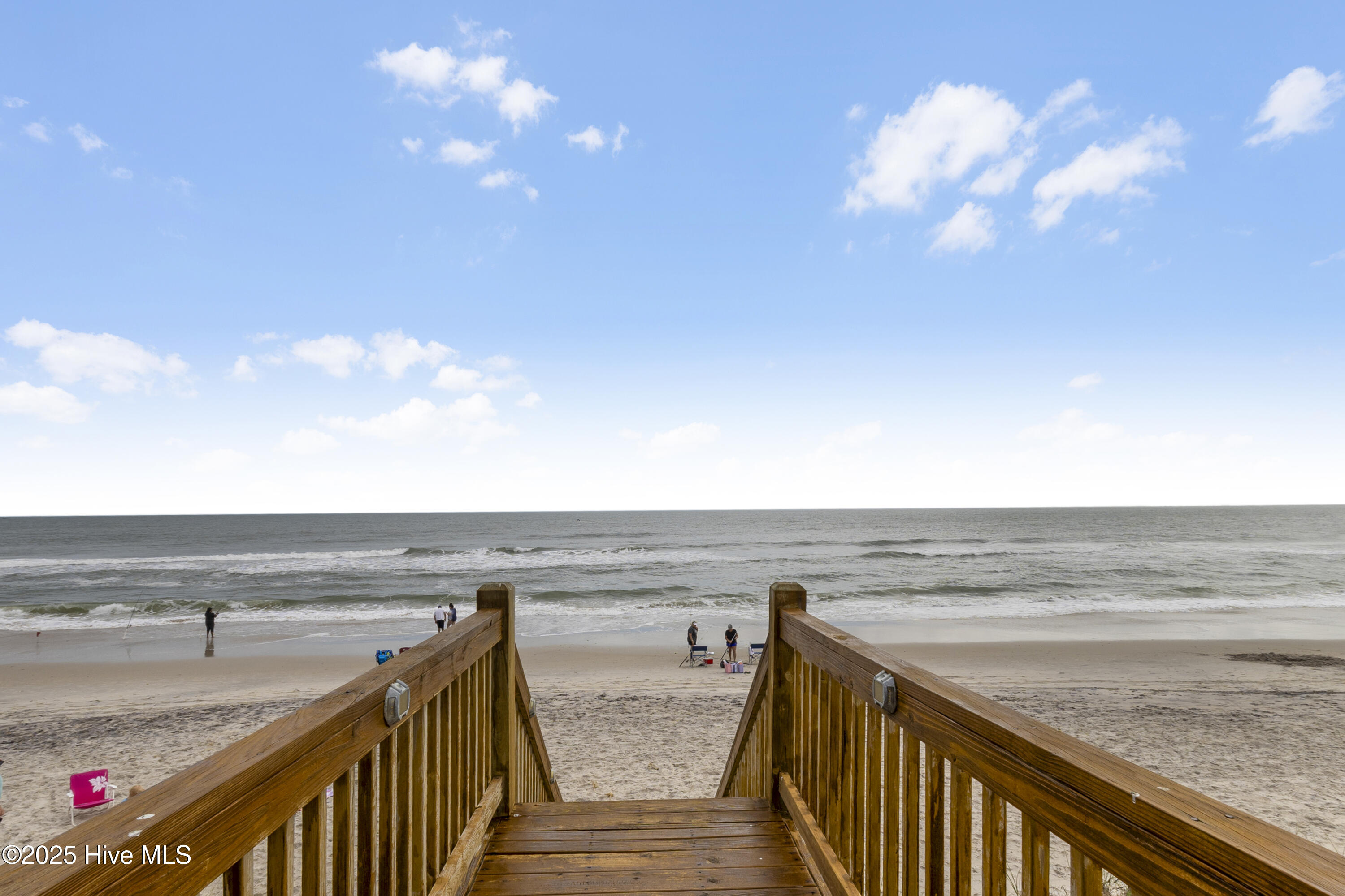 100557333 | Photo 60