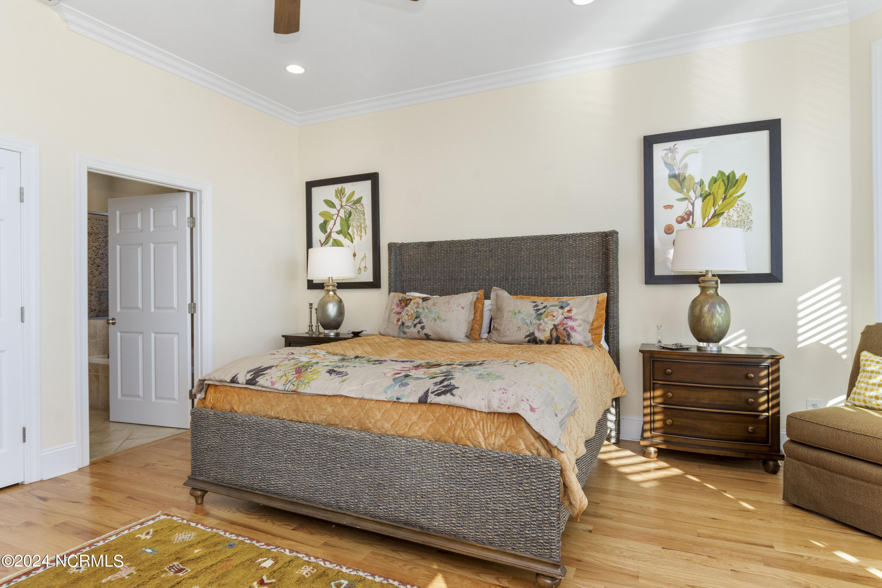 100429078 | Photo 46