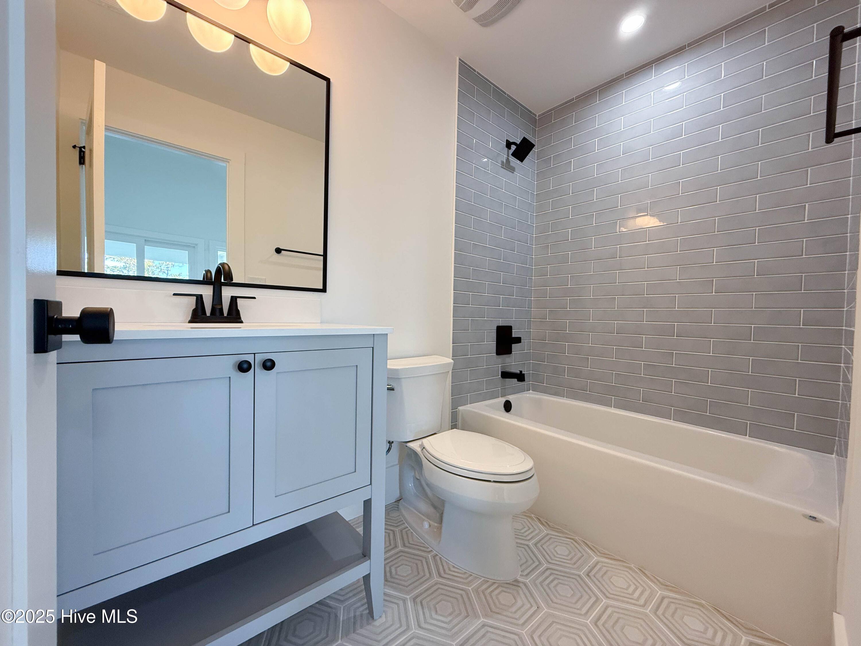 100539536 | Photo 53