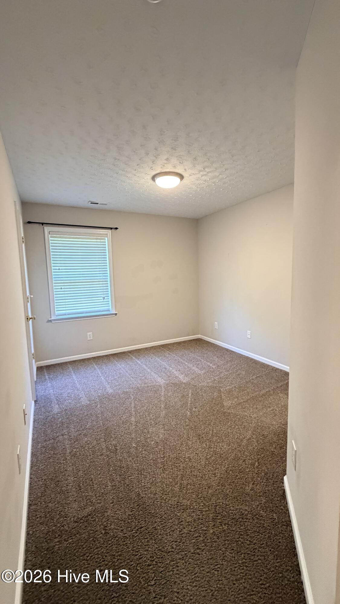 100569360 | Photo 19