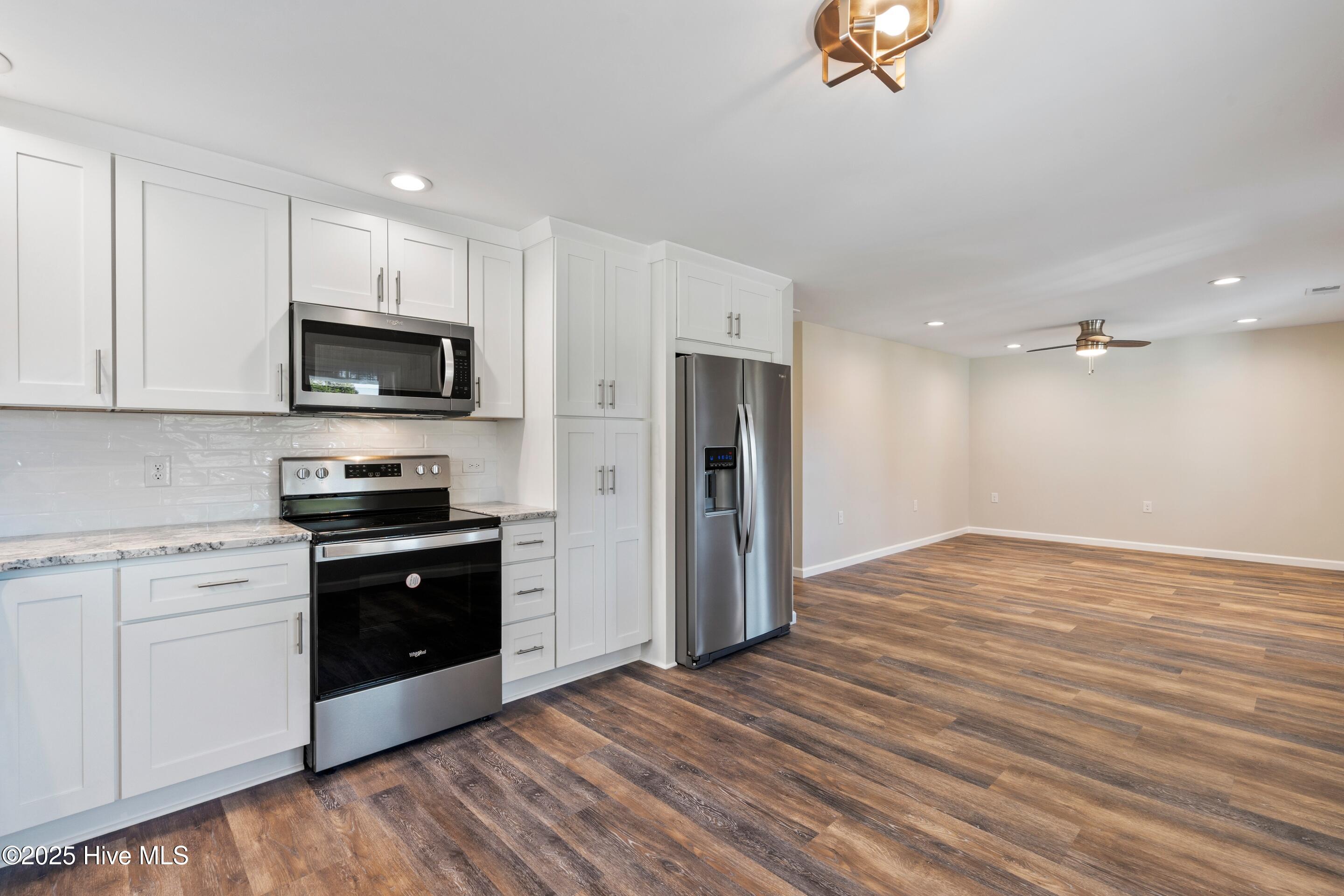 100545908 | Photo 12