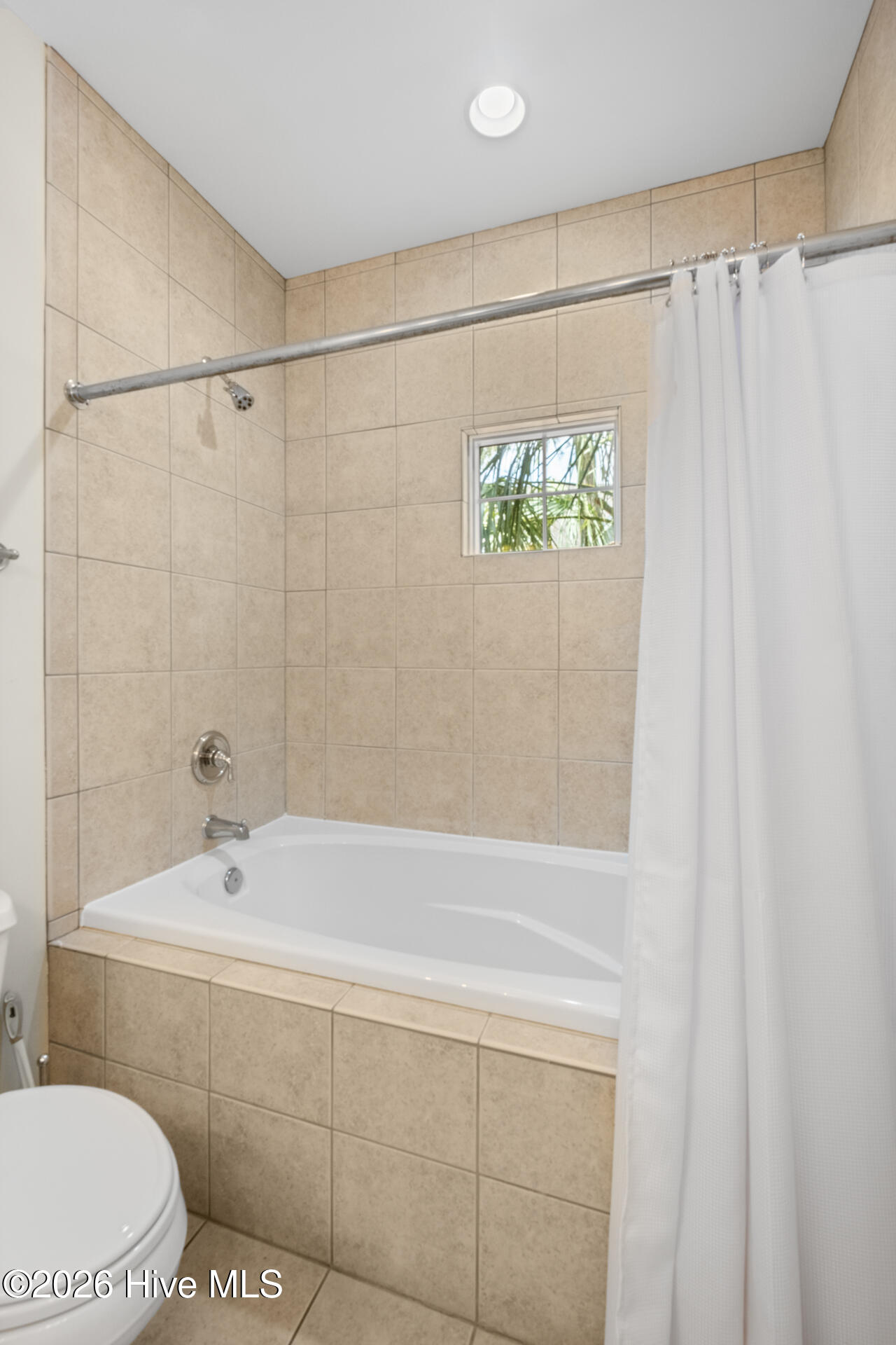 100567866 | Photo 28