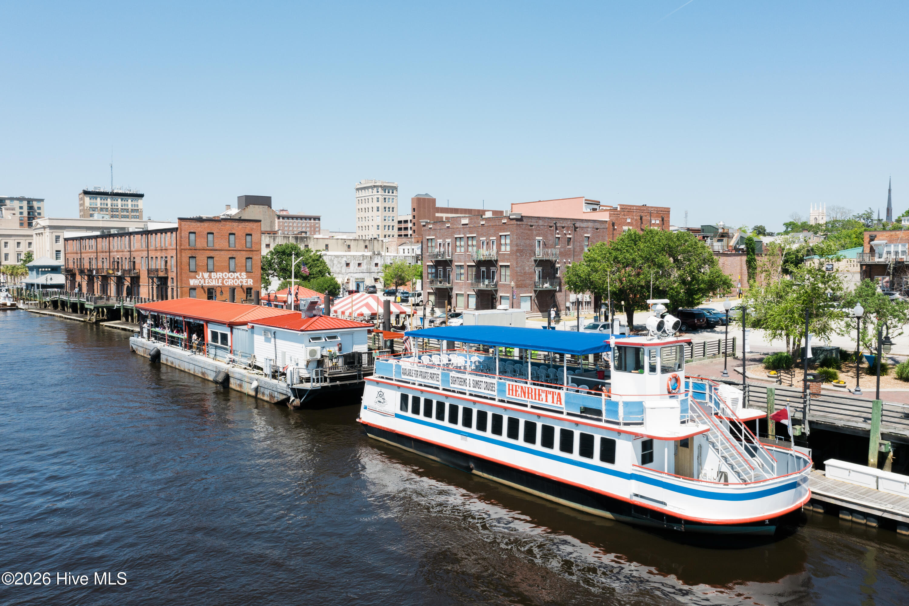 100566798 | Photo 57