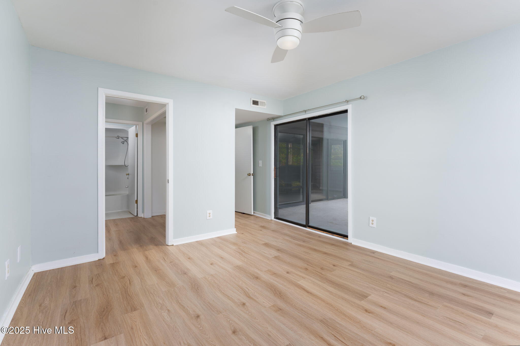 100519799 | Photo 31