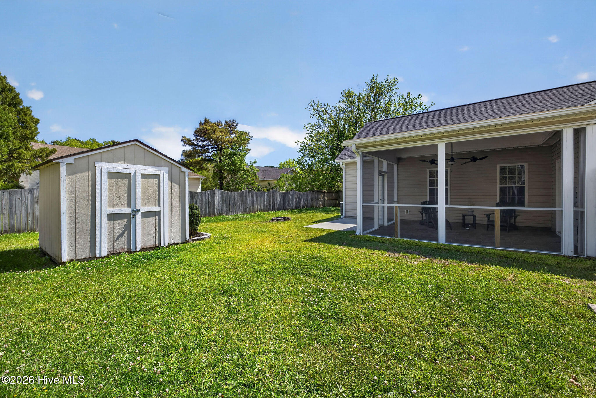 100566327 | Photo 28