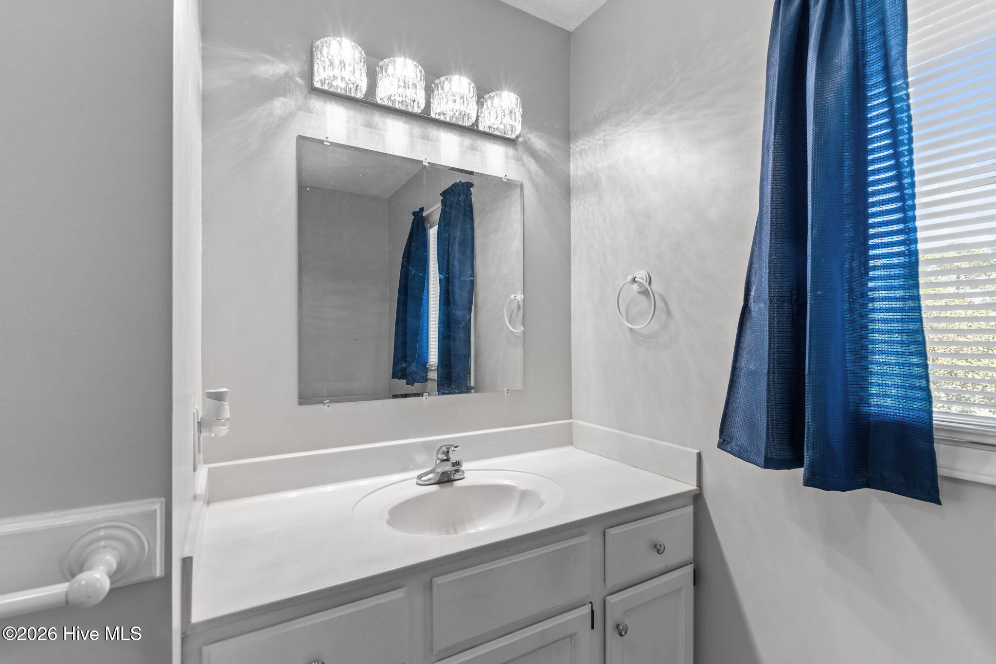 100566474 | Photo 41