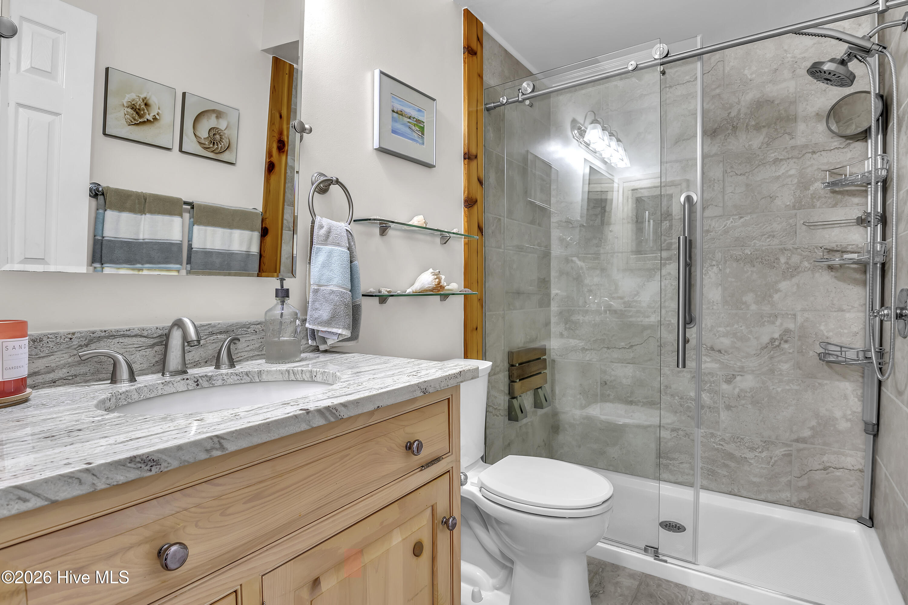 100566160 | Photo 30