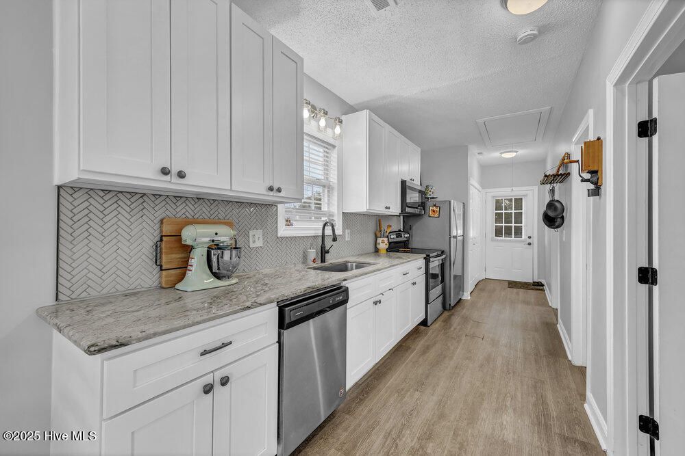 100538169 | Photo 16