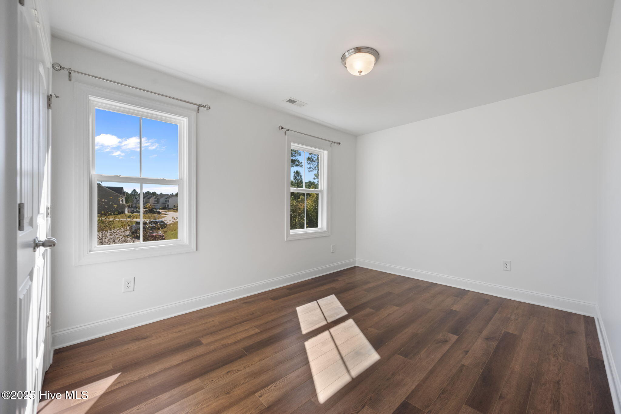 100538964 | Photo 27