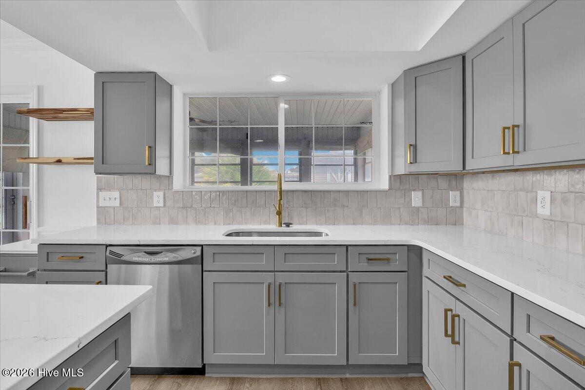 100564620 | Photo 16