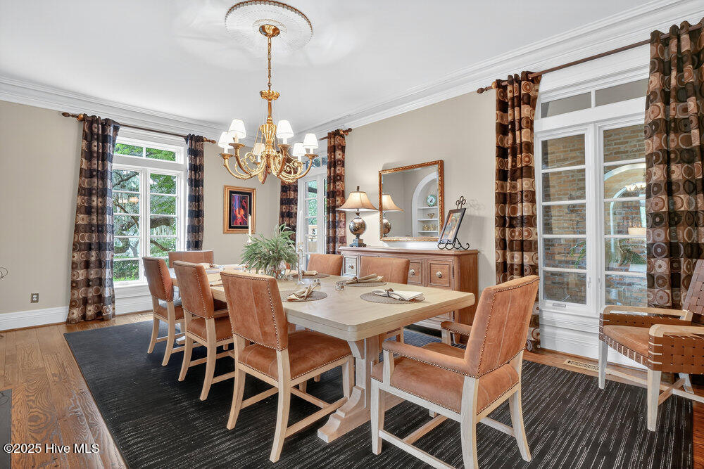 100544850 | Photo 24