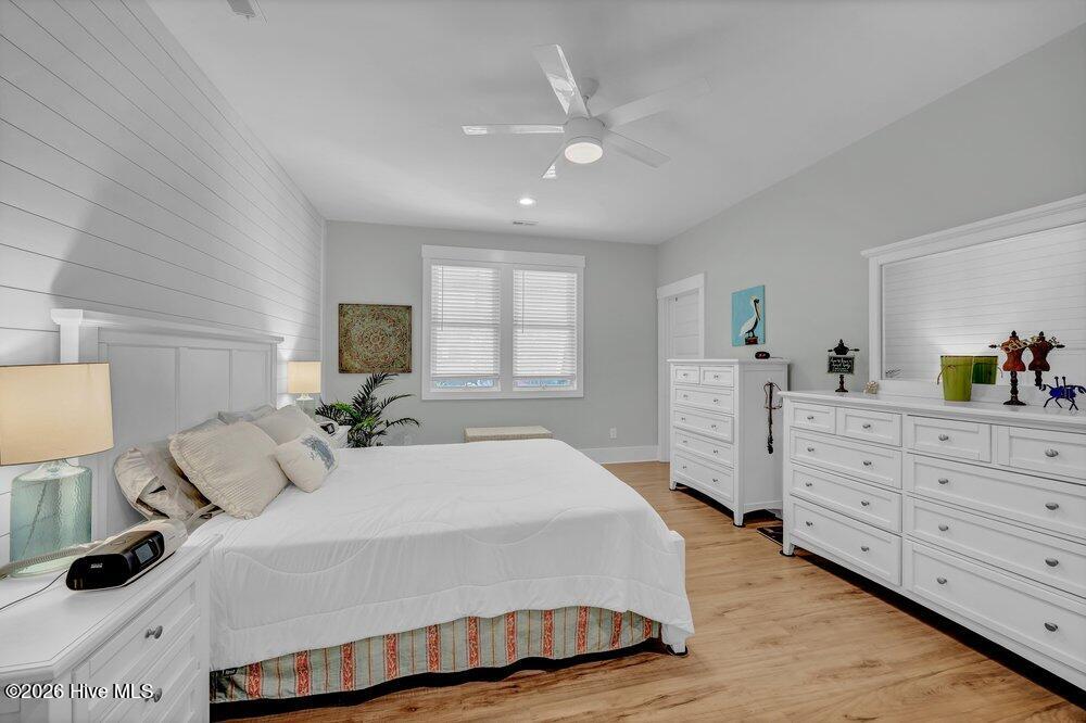 100561584 | Photo 15