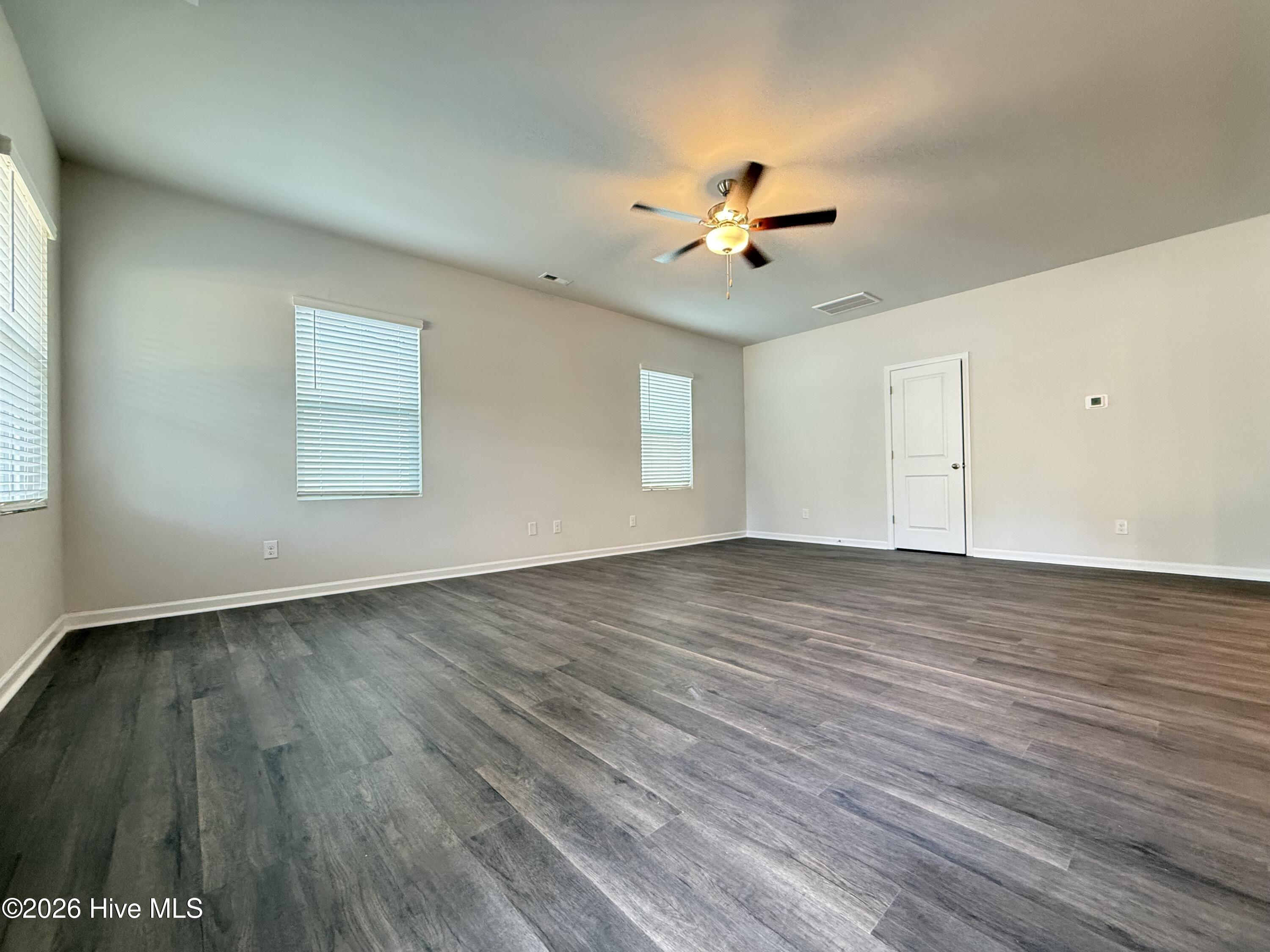 100526305 | Photo 13