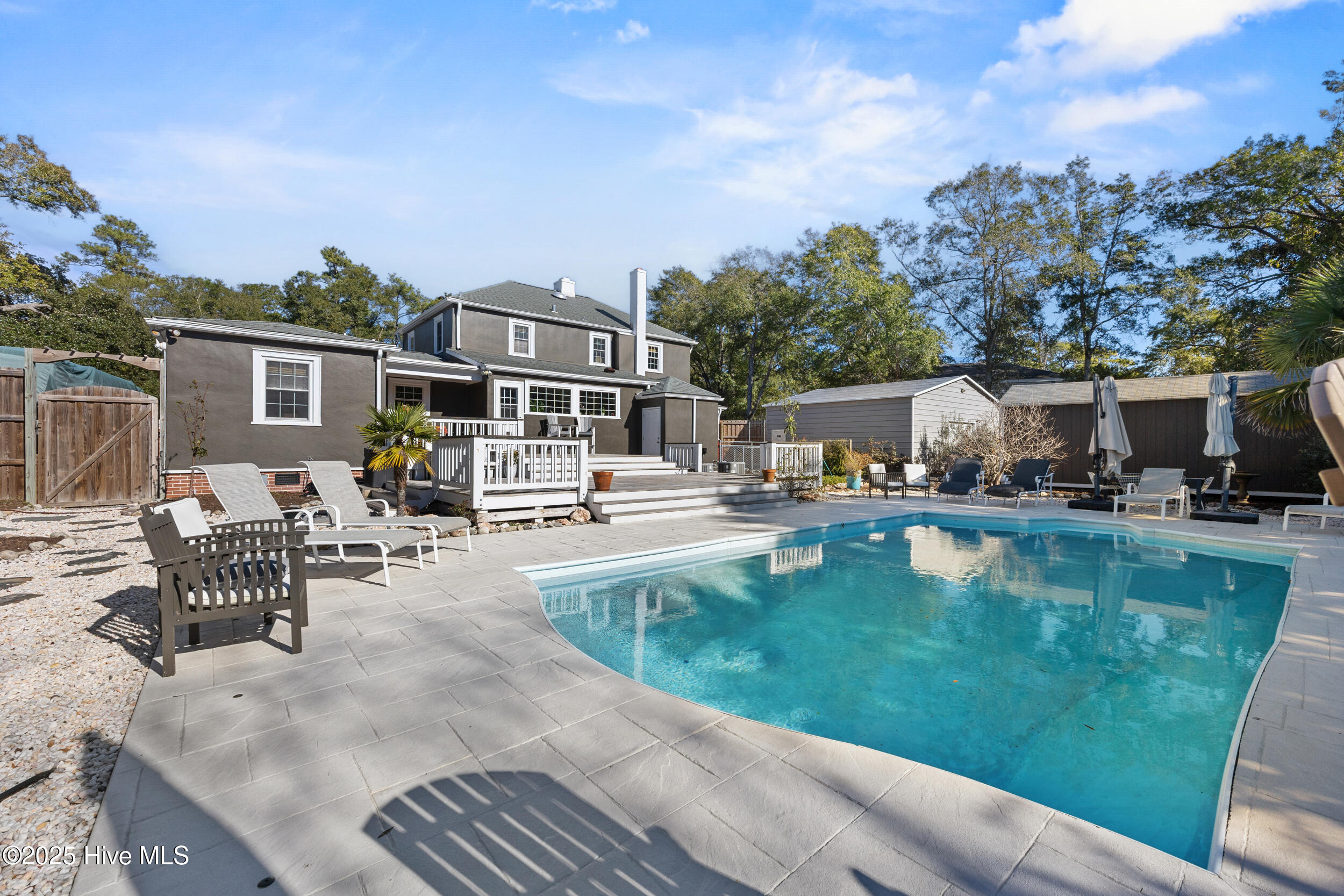 100544713 | Photo 47