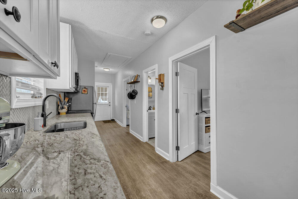 100538169 | Photo 17