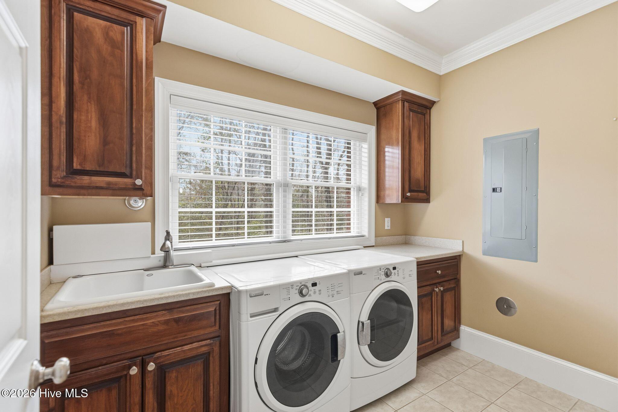 100565083 | Photo 59