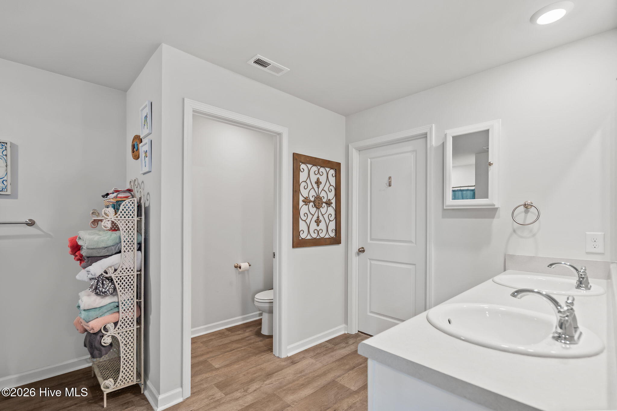 100554763 | Photo 36