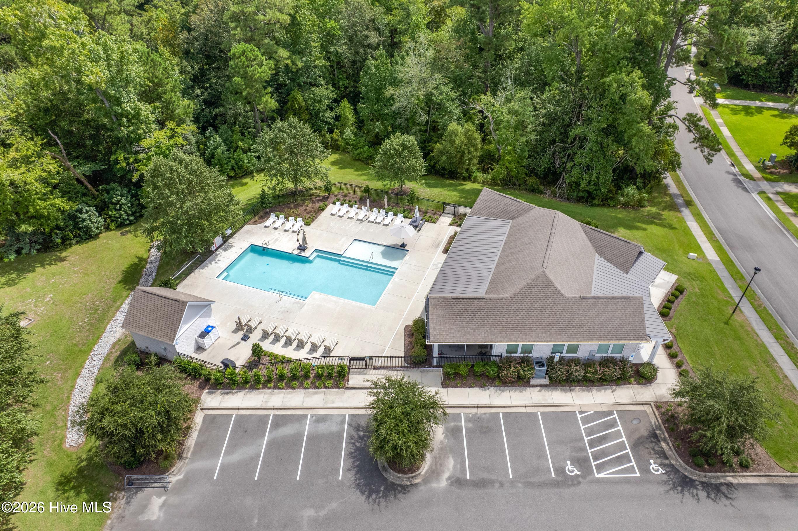 100550413 | Photo 69