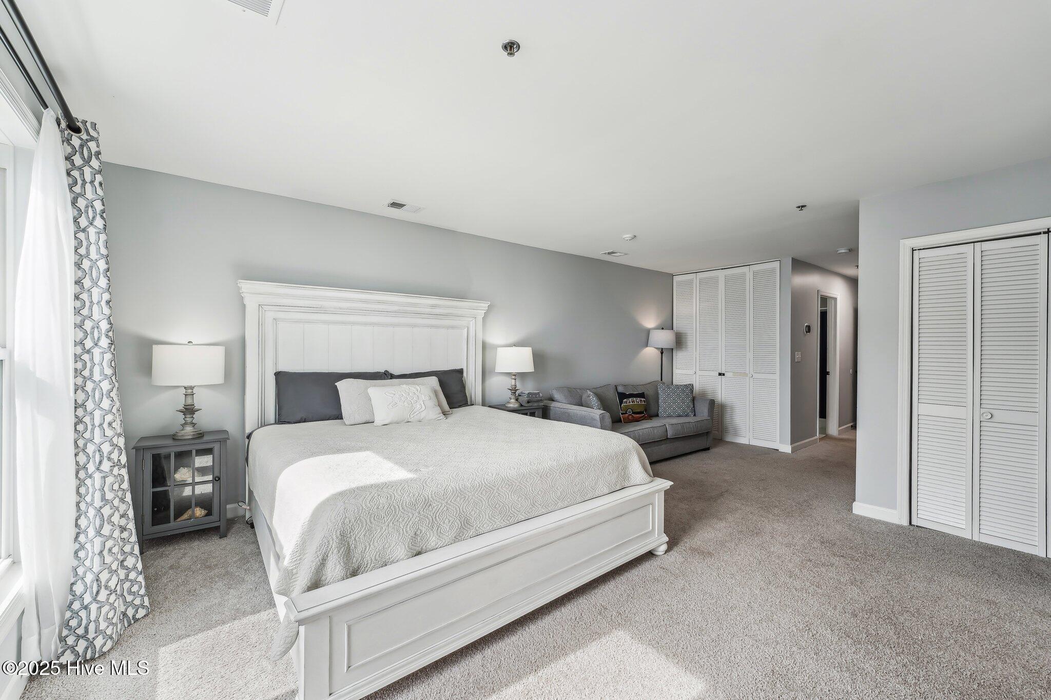 100562978 | Photo 17