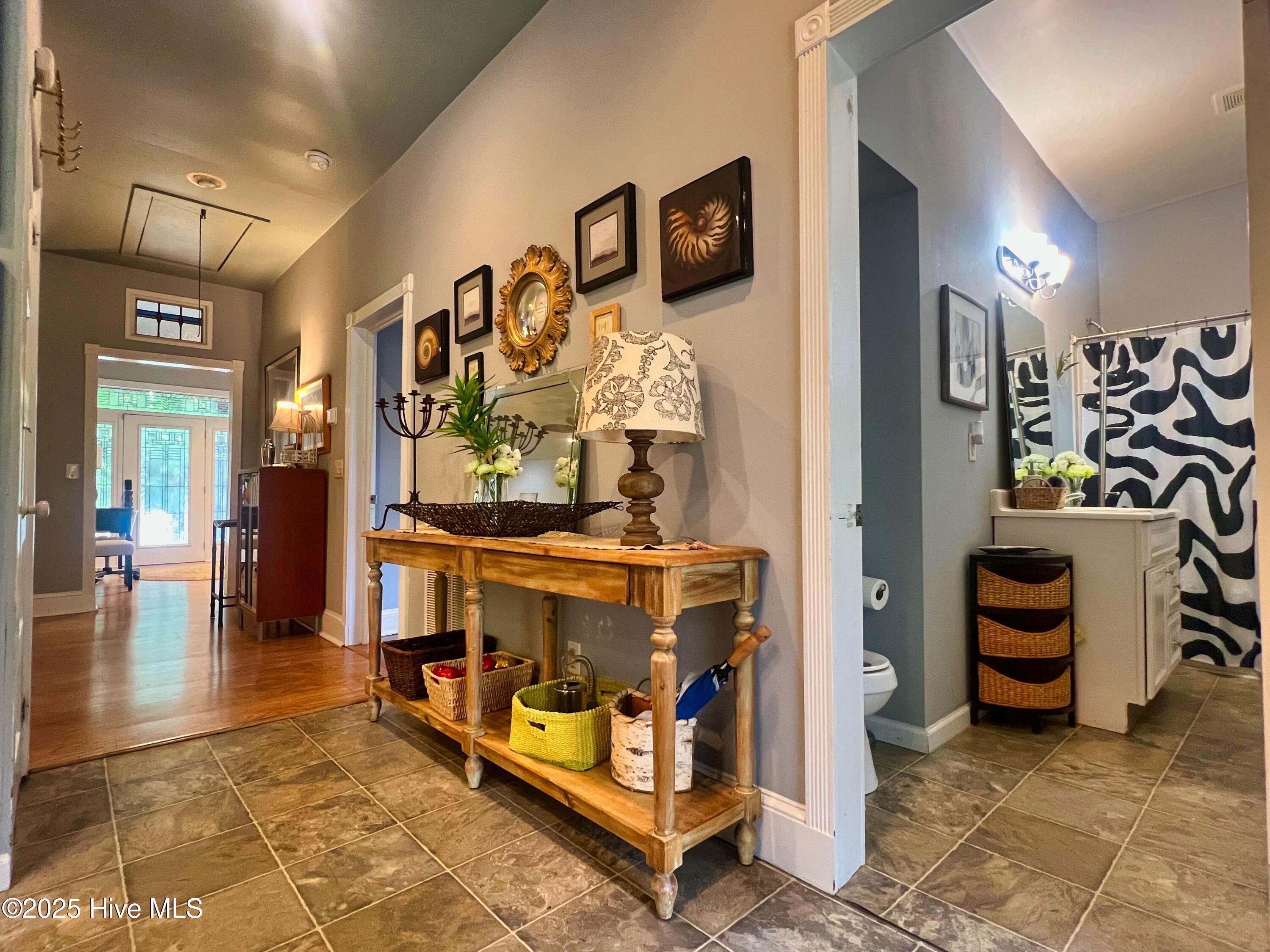 100509231 | Photo 27