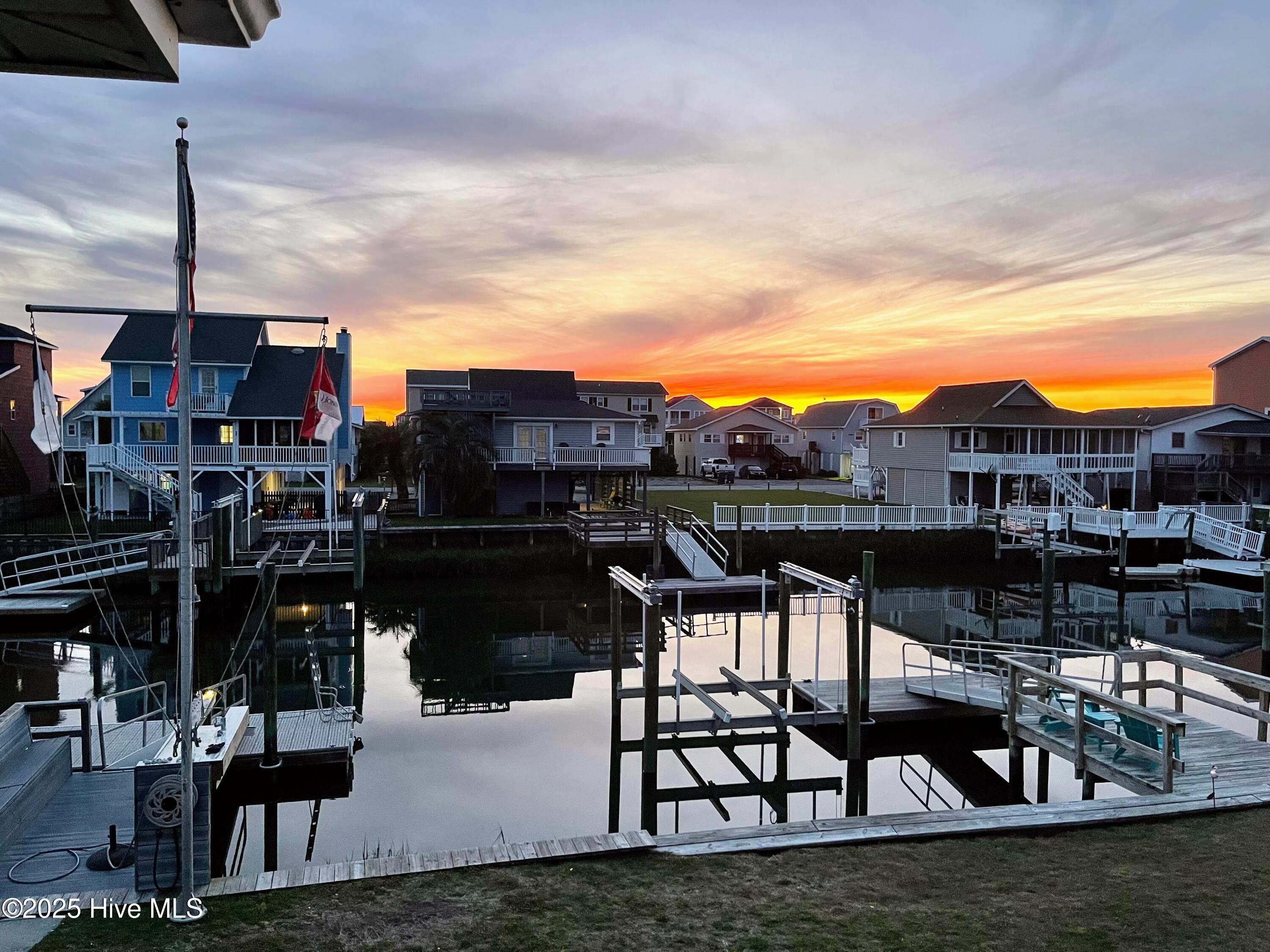 100558213 | Photo 40